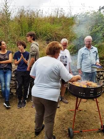 Grillfest mit Mitgliedern vom Familiengartenverein Altikofen